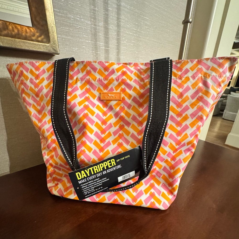 Scout daytripper zip top tote shoulder bag